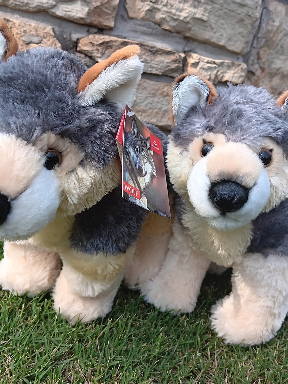 NWT! Aurora Plush Timber Wolves, Wolf